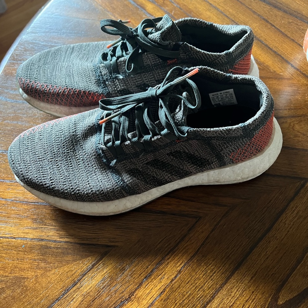 adidas 7.5 in mens, 9 in woman’s